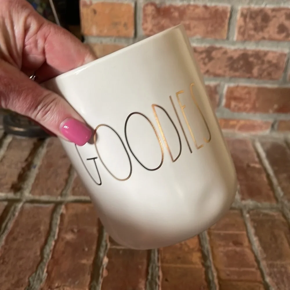 Rae Dunn Ceramic 